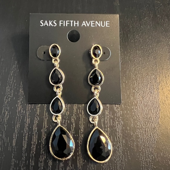 Saks Fifth Avenue Jewelry - Saks Fifth Avenue Gold tone/Black Drop Earrings